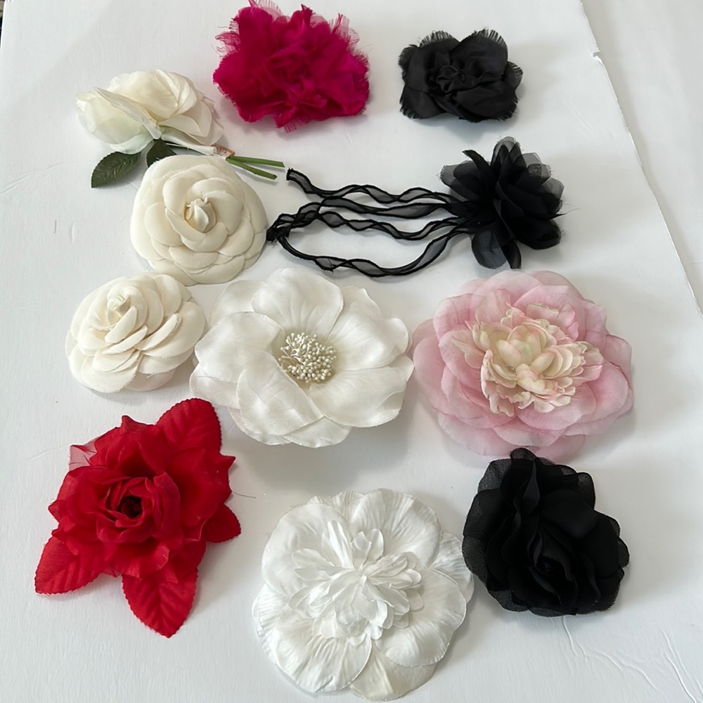 11 Flower Brooches